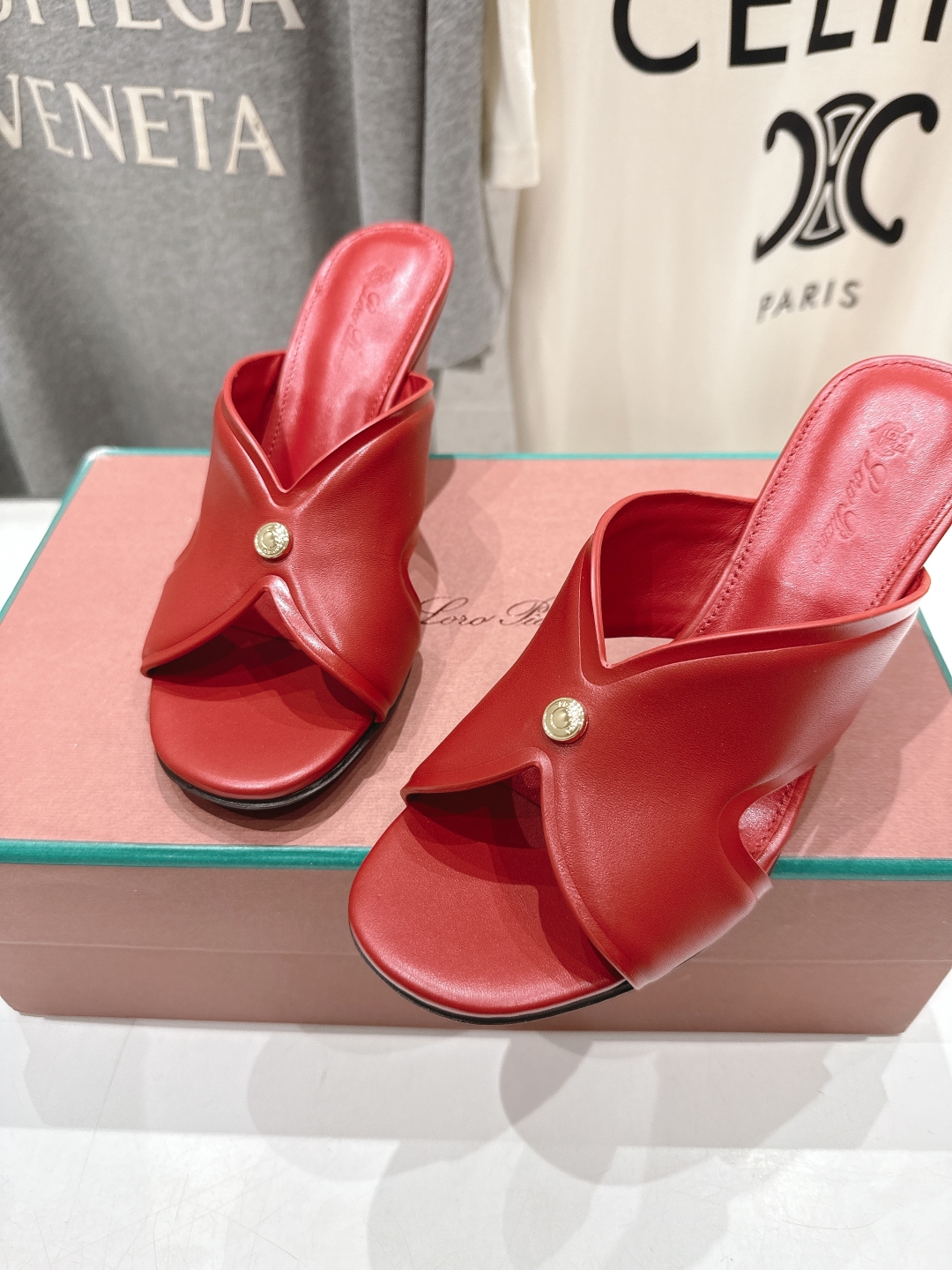 高版本出厂 高跟
Loro Piana* LP||诺悠翩雅2025ss春夏新款高跟拖鞋‼️
【市场顶级品