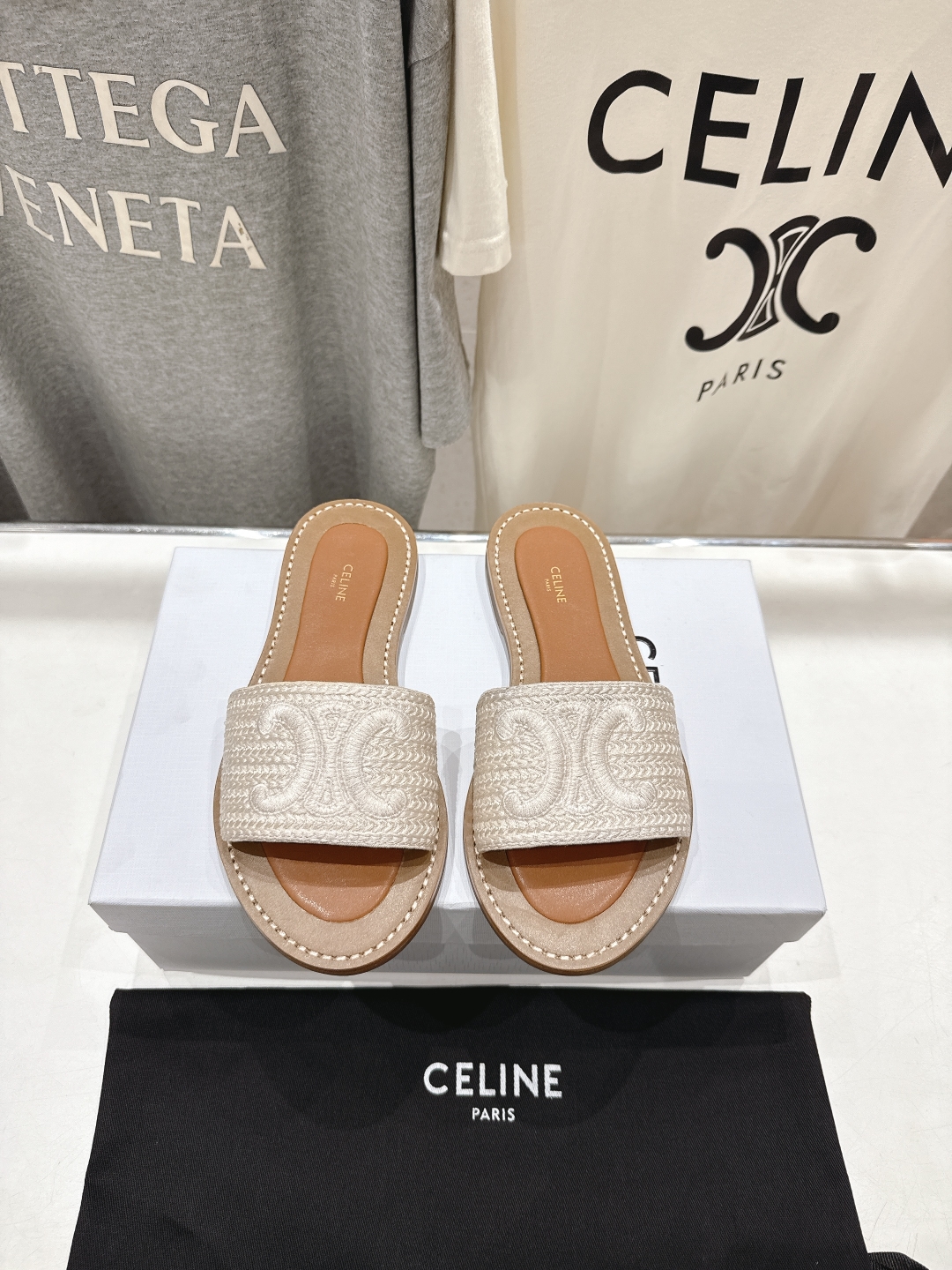 高版本出厂
 Celine*塞琳2025ss思琳初夏新款凯旋门Logo凉拖鞋
高级感十足  网红ins种