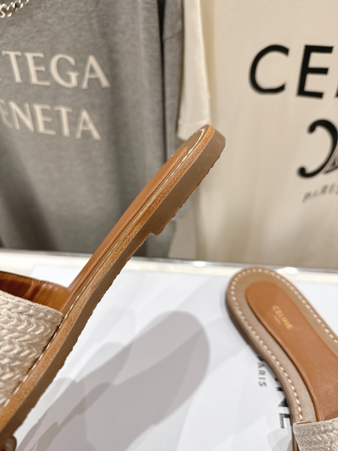 高版本出厂
 Celine*塞琳2025ss思琳初夏新款凯旋门Logo凉拖鞋
高级感十足  网红ins种