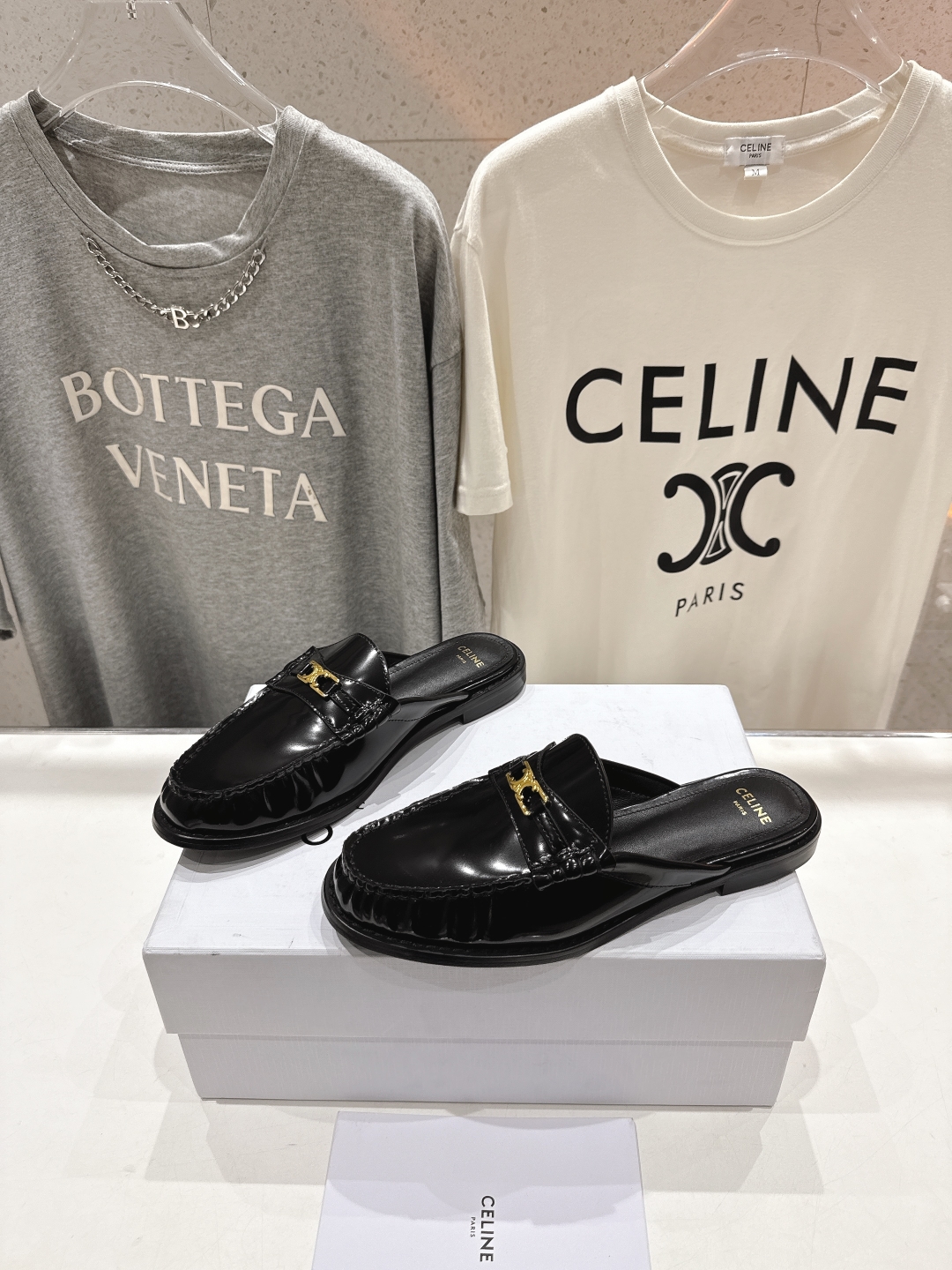 高版本出厂
 Celine*赛琳新品爆款平底半包拖鞋乐福鞋，2025全新升级版力推单品
🔝明星同款，舒适