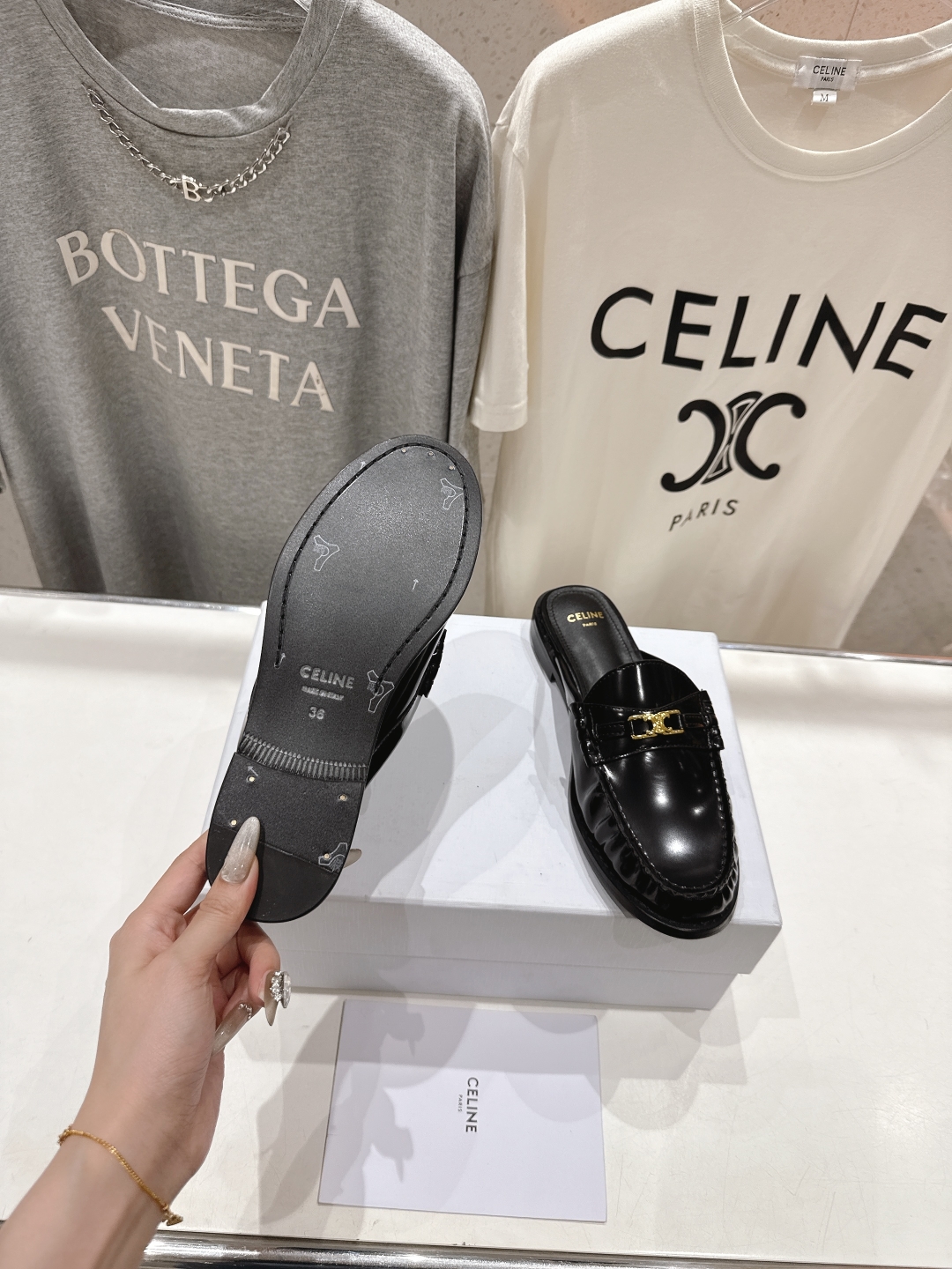 高版本出厂
 Celine*赛琳新品爆款平底半包拖鞋乐福鞋，2025全新升级版力推单品
🔝明星同款，舒适
