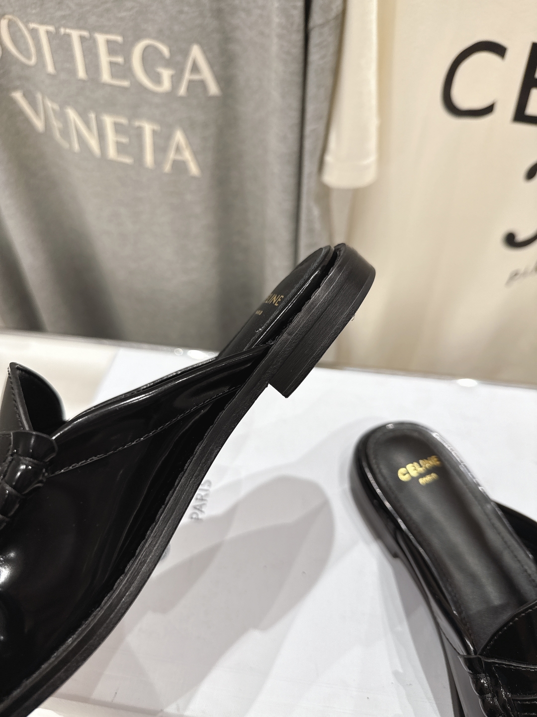 高版本出厂
 Celine*赛琳新品爆款平底半包拖鞋乐福鞋，2025全新升级版力推单品
🔝明星同款，舒适
