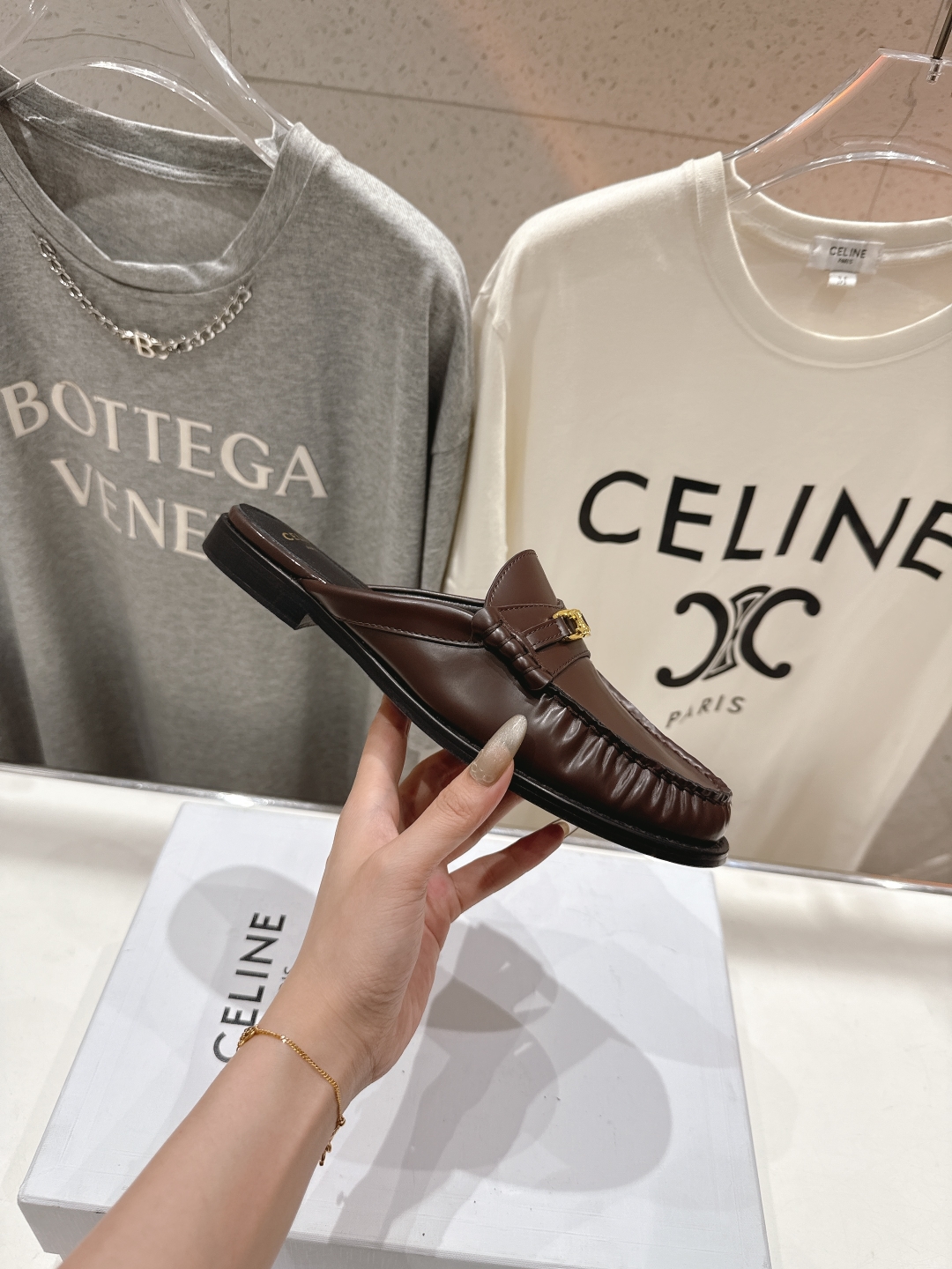 高版本出厂
 Celine*赛琳新品爆款平底半包拖鞋乐福鞋，2025全新升级版力推单品
🔝明星同款，舒适