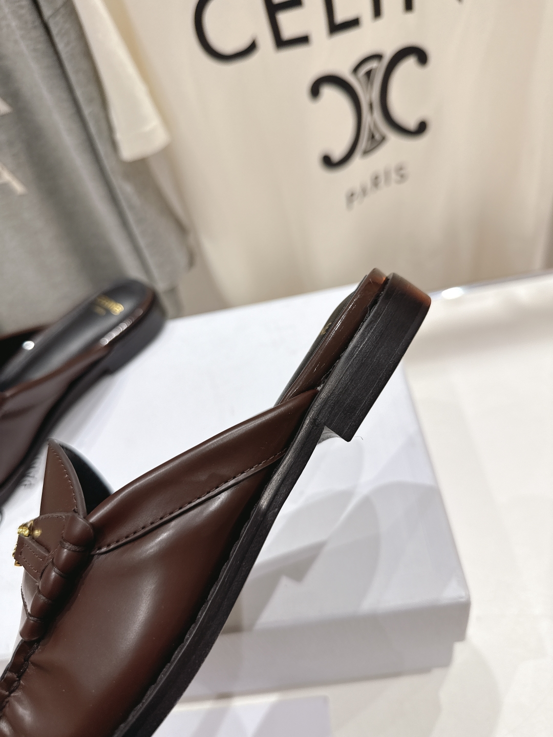 高版本出厂
 Celine*赛琳新品爆款平底半包拖鞋乐福鞋，2025全新升级版力推单品
🔝明星同款，舒适