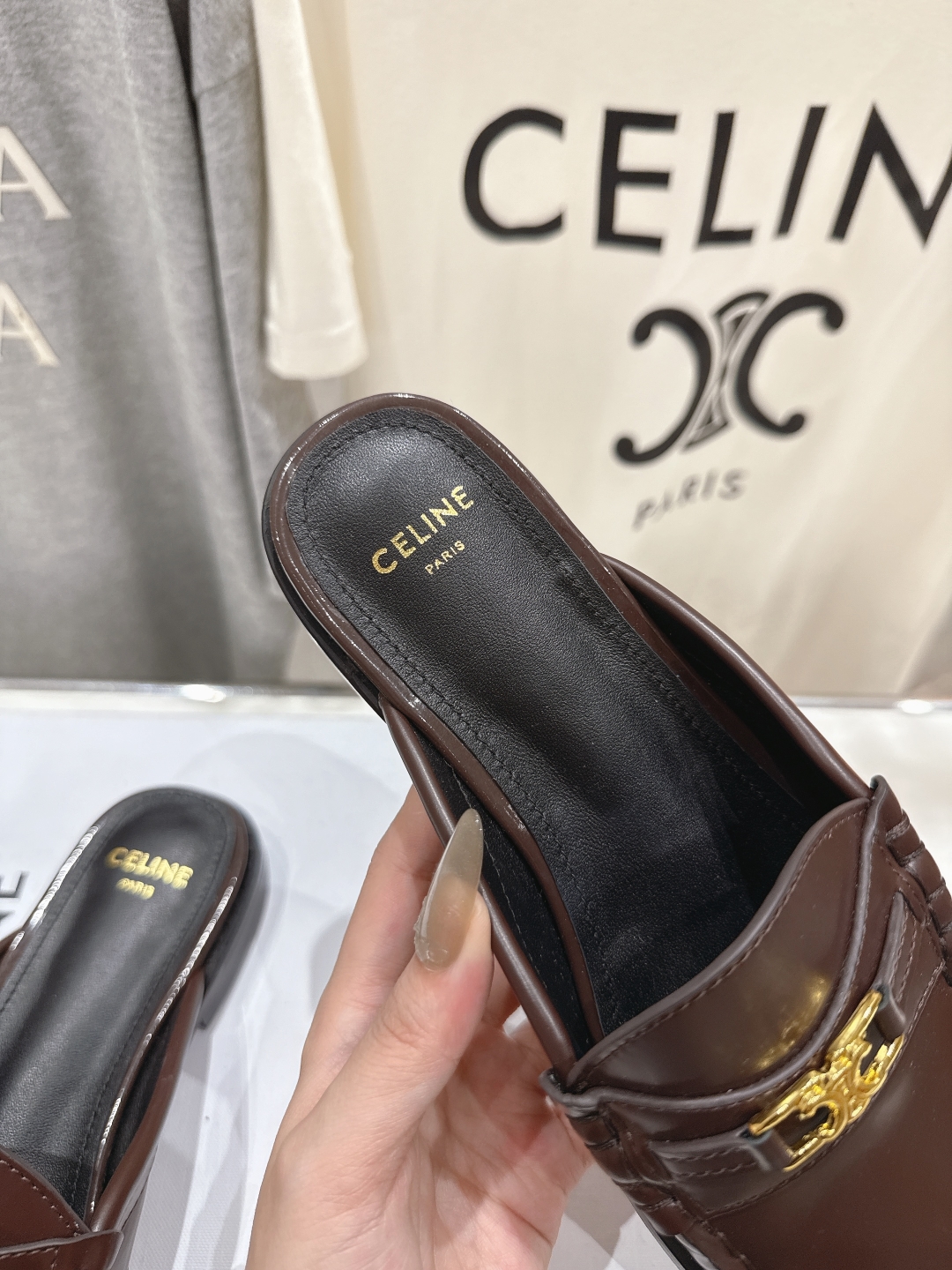 高版本出厂
 Celine*赛琳新品爆款平底半包拖鞋乐福鞋，2025全新升级版力推单品
🔝明星同款，舒适