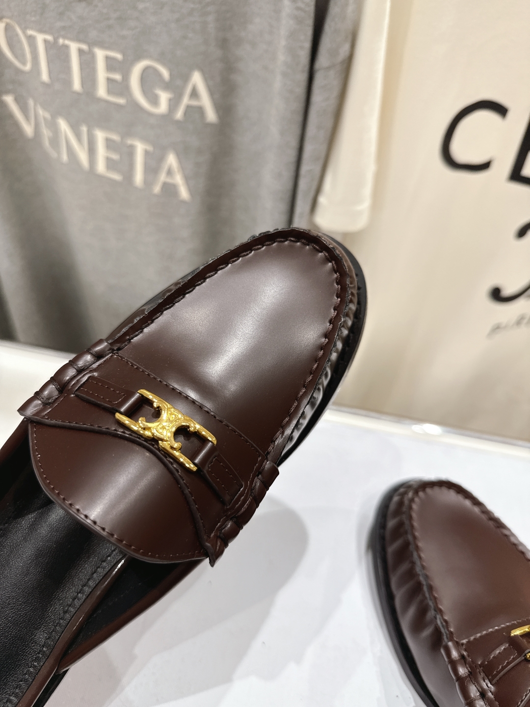 高版本出厂
 Celine*赛琳新品爆款平底半包拖鞋乐福鞋，2025全新升级版力推单品
🔝明星同款，舒适