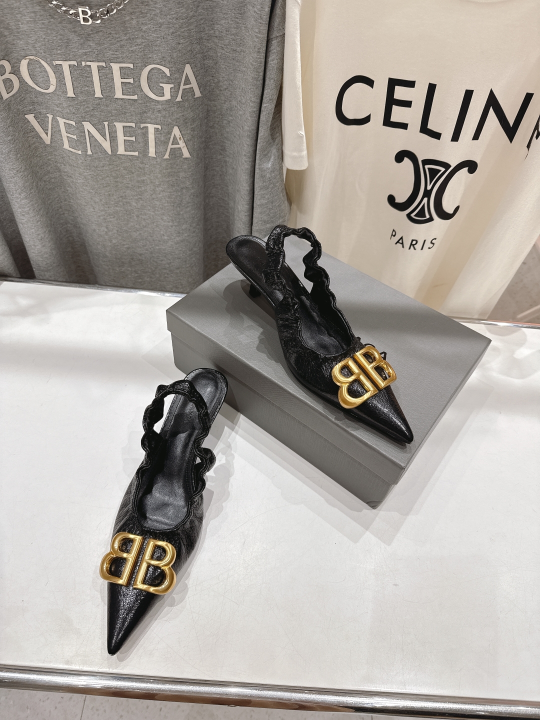 高版本出厂
  BALENCIAG*巴黎世家2025ss春秋新款高跟鞋凉鞋
非常舒服的高跟鞋，极简设计理