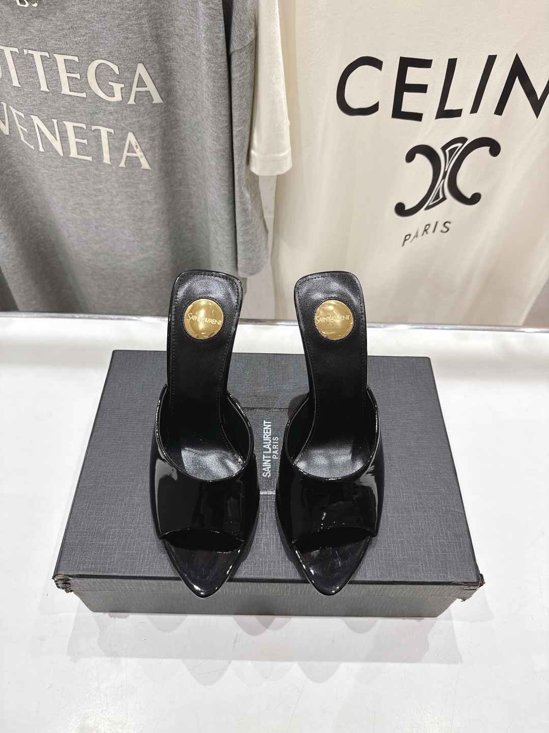 高版本出厂
 SAINT LAUREN*～圣罗兰ysl 25ss春夏全新走秀款高跟拖鞋·全新鞋型

唯有