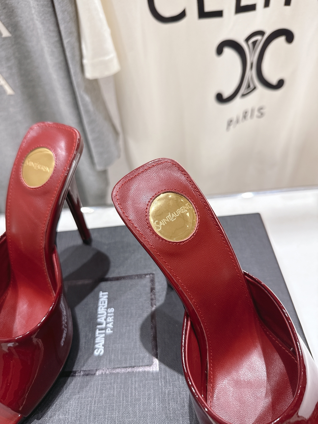 高版本出厂
 SAINT LAUREN*～圣罗兰ysl 25ss春夏全新走秀款高跟拖鞋·全新鞋型

唯有
