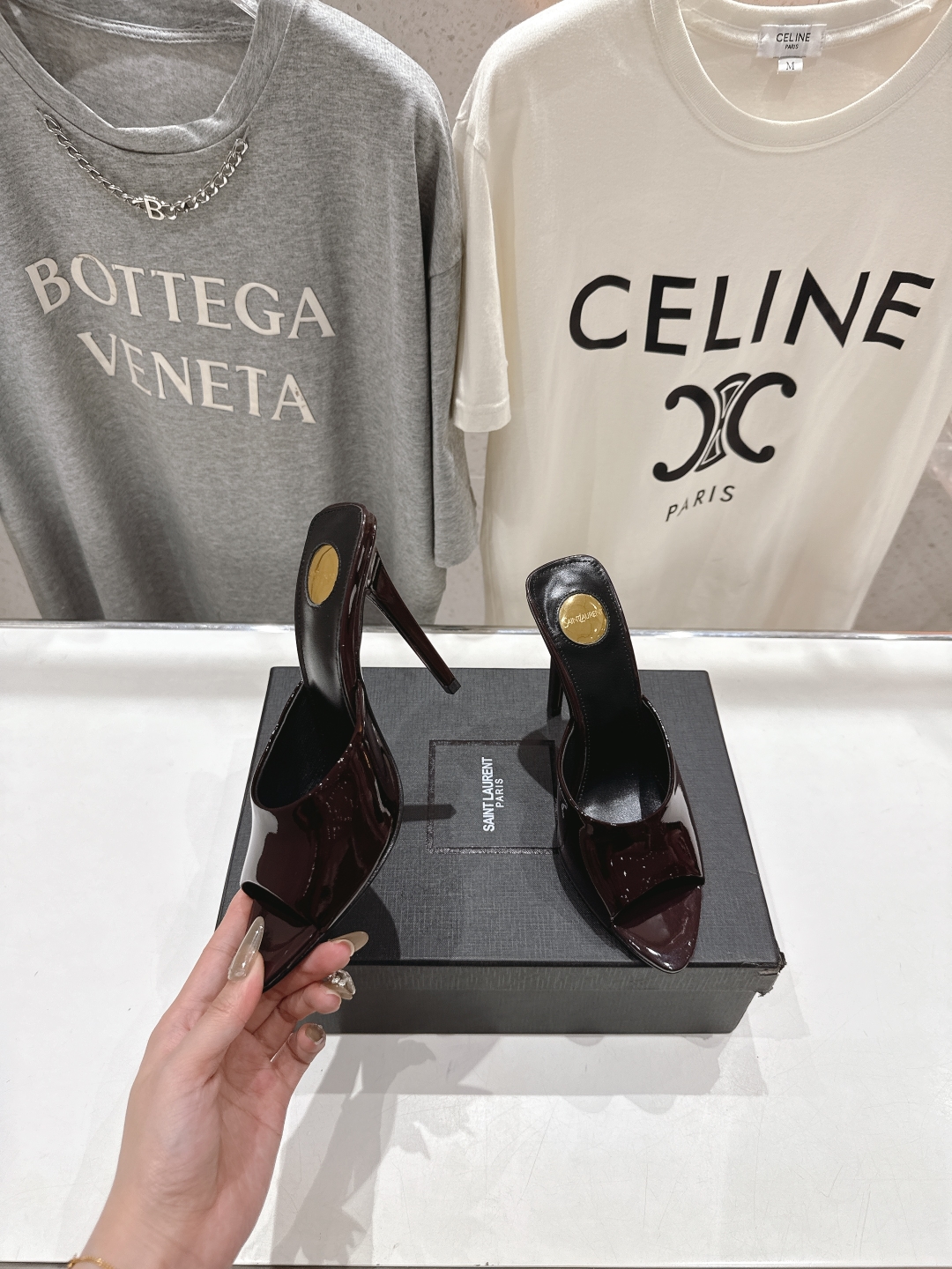 高版本出厂
 SAINT LAUREN*～圣罗兰ysl 25ss春夏全新走秀款高跟拖鞋·全新鞋型

唯有