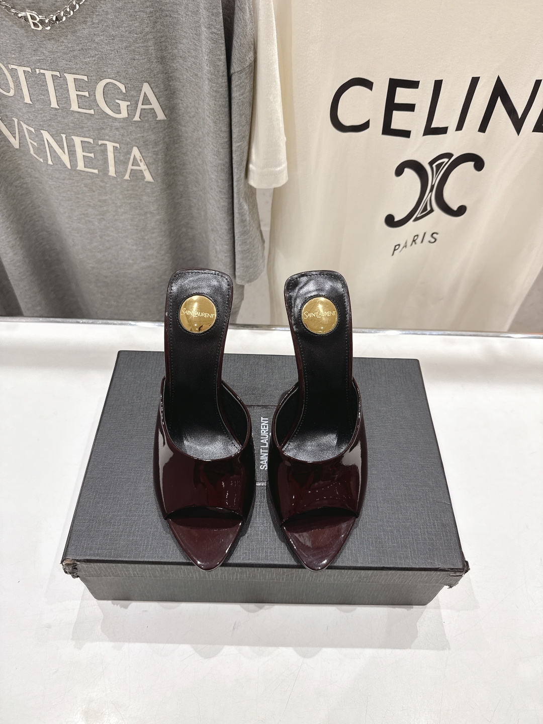 高版本出厂
 SAINT LAUREN*～圣罗兰ysl 25ss春夏全新走秀款高跟拖鞋·全新鞋型

唯有