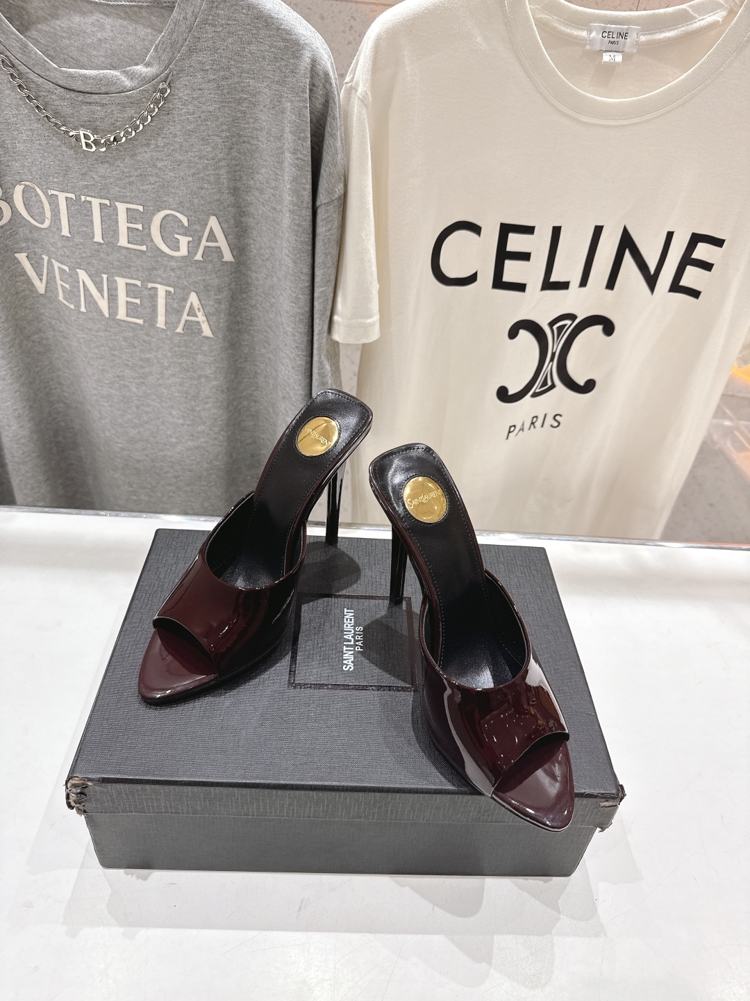 高版本出厂
 SAINT LAUREN*～圣罗兰ysl 25ss春夏全新走秀款高跟拖鞋·全新鞋型

唯有