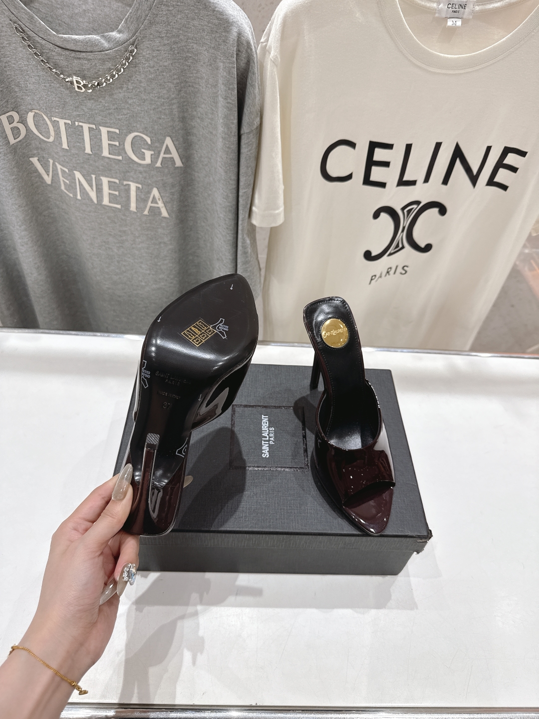 高版本出厂
 SAINT LAUREN*～圣罗兰ysl 25ss春夏全新走秀款高跟拖鞋·全新鞋型

唯有