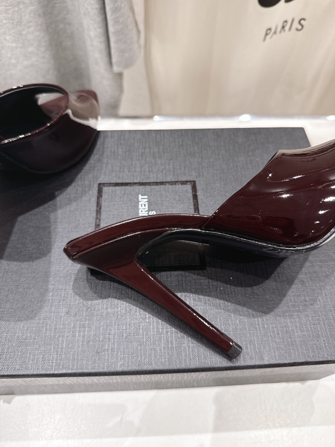 高版本出厂
 SAINT LAUREN*～圣罗兰ysl 25ss春夏全新走秀款高跟拖鞋·全新鞋型

唯有