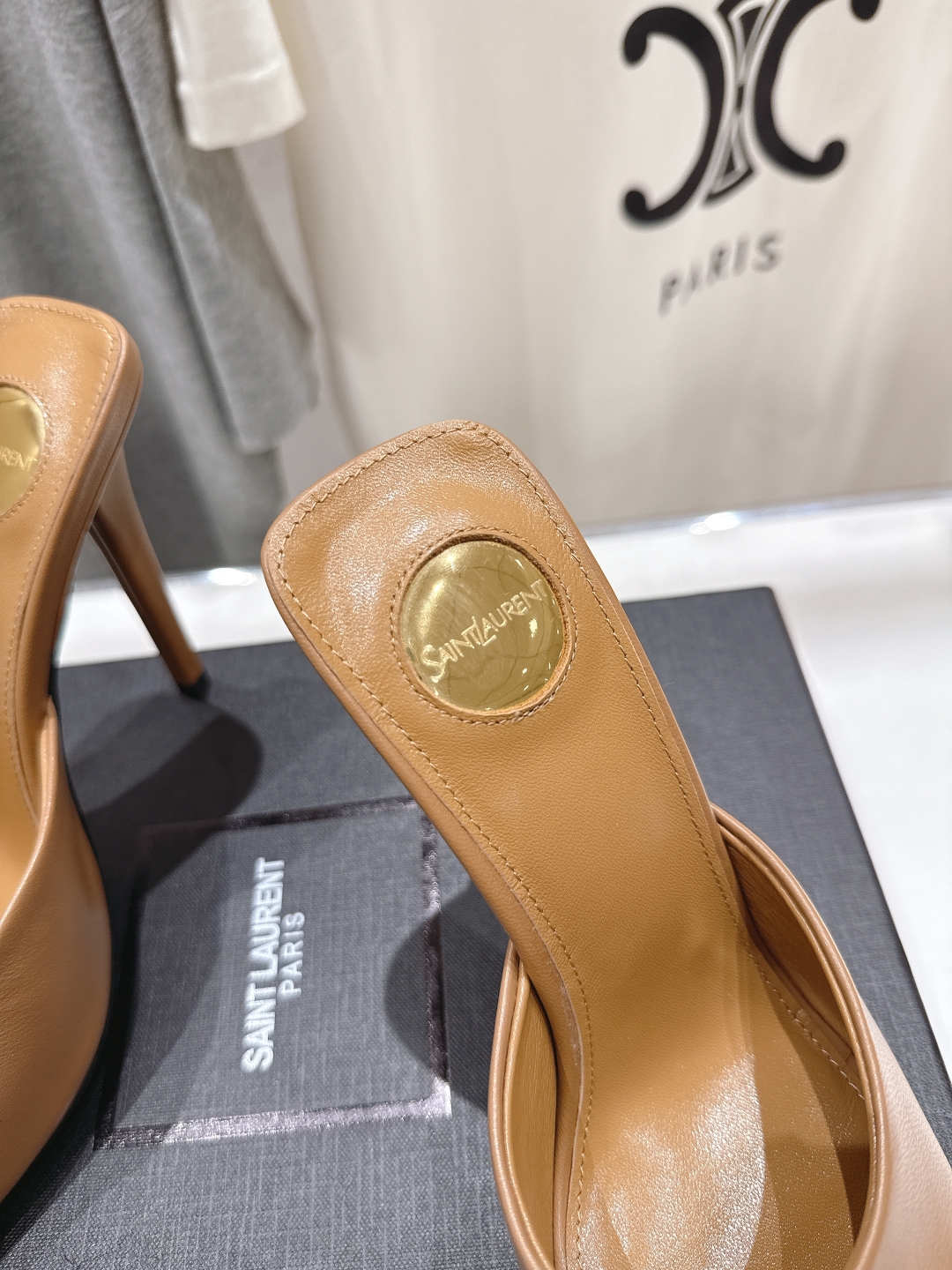 高版本出厂
 SAINT LAUREN*～圣罗兰ysl 25ss春夏全新走秀款高跟拖鞋·全新鞋型

唯有