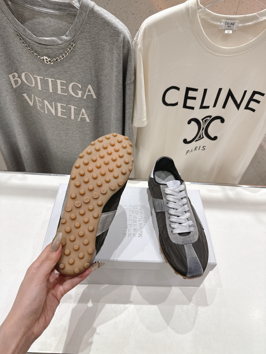 高版本出厂   
  MM6【Maison Martin Margiela】马吉拉2025ss平底系带德
