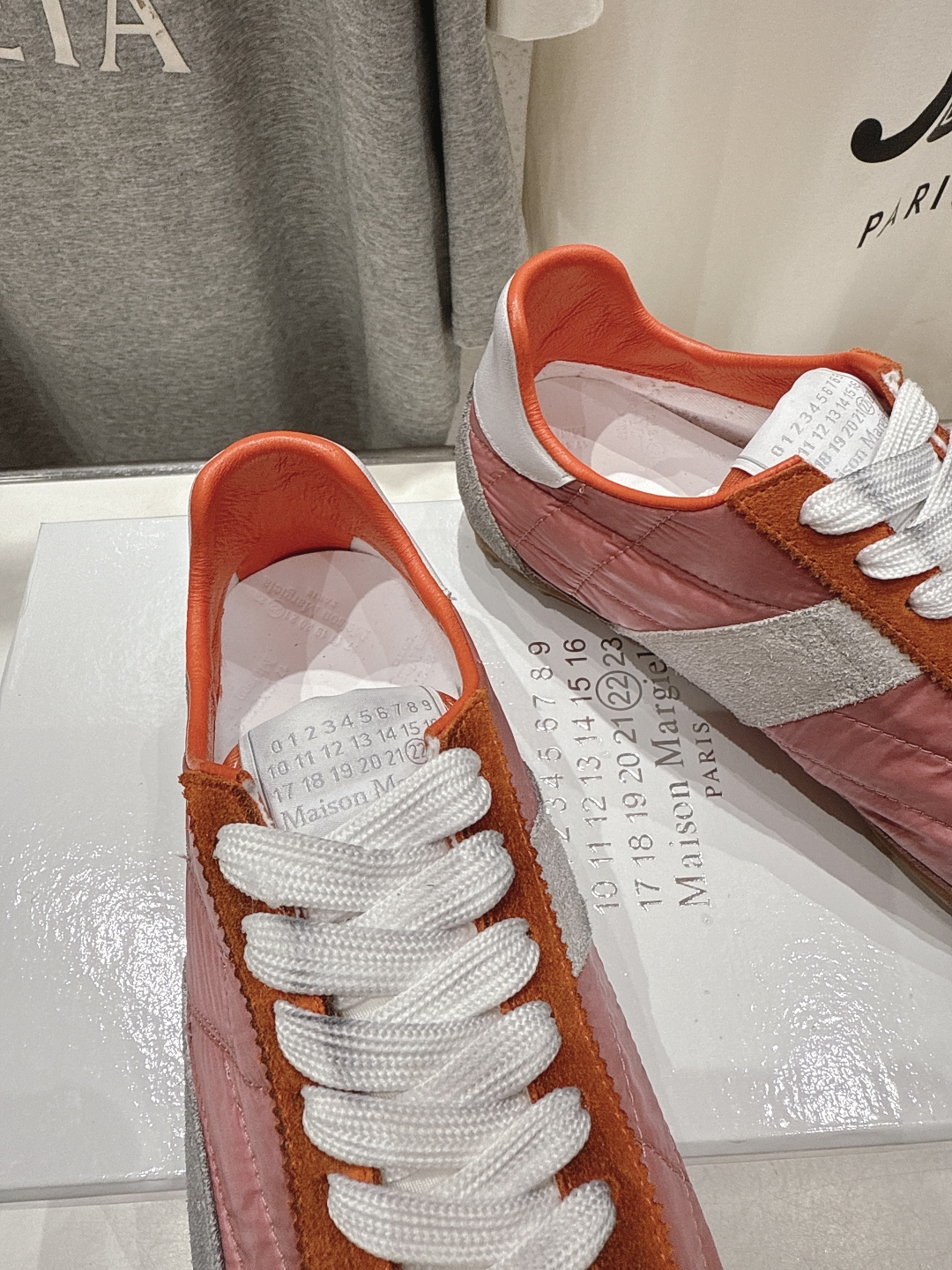 高版本出厂   
  MM6【Maison Martin Margiela】马吉拉2025ss平底系带德