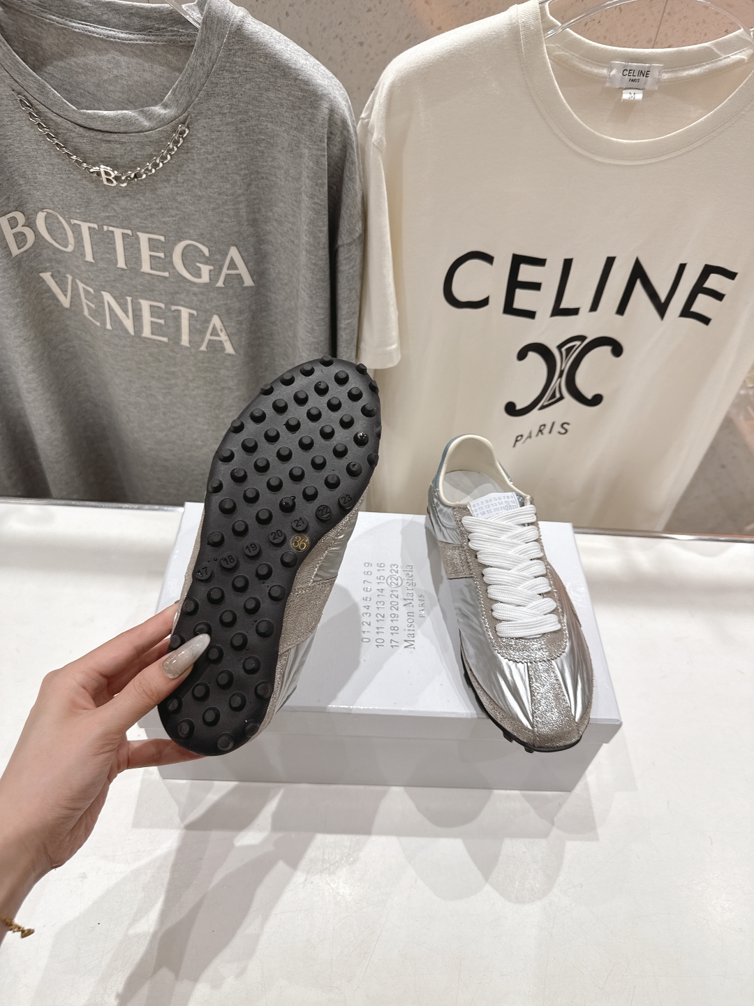 高版本出厂   
  MM6【Maison Martin Margiela】马吉拉2025ss平底系带德