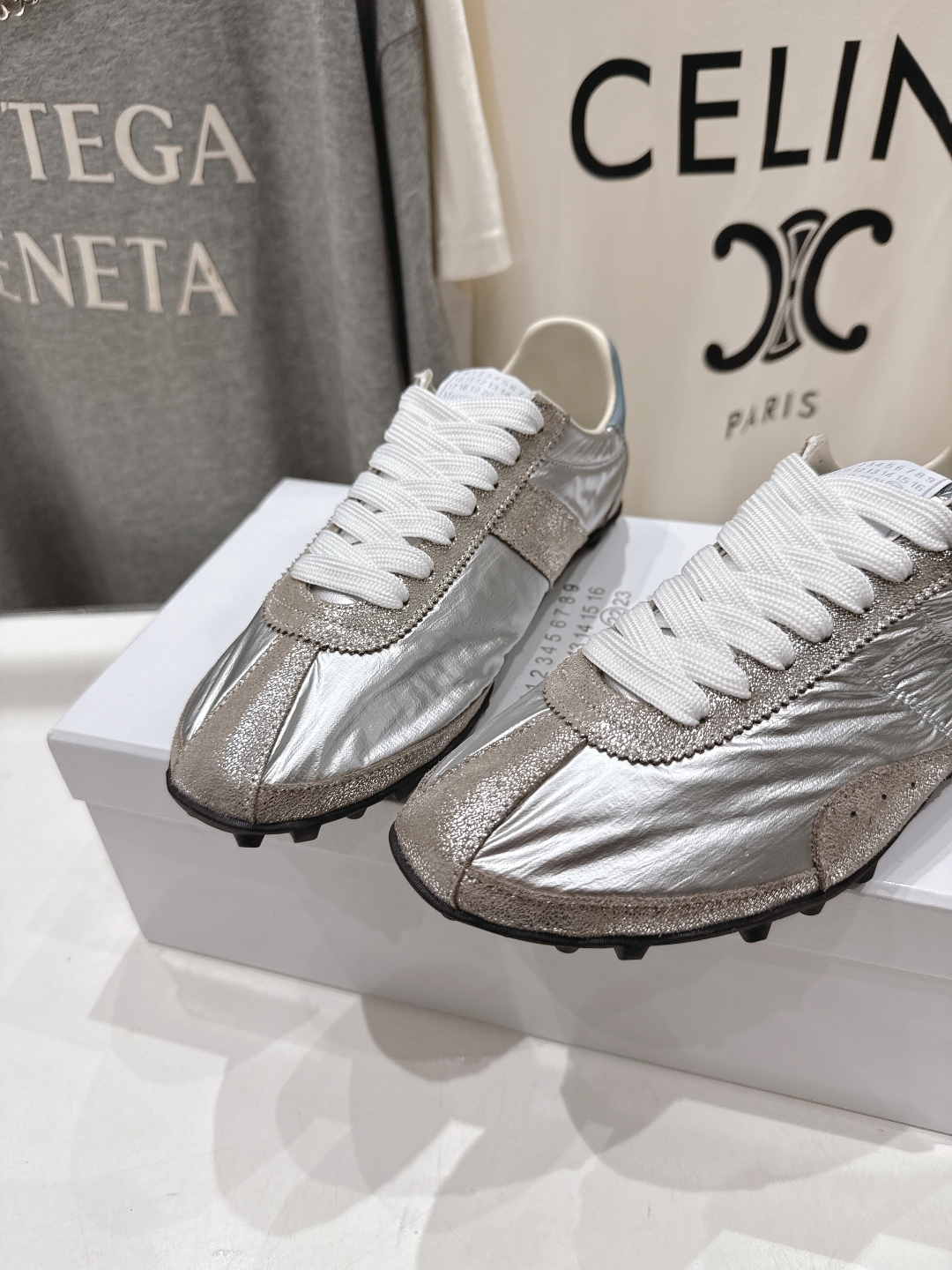 高版本出厂   
  MM6【Maison Martin Margiela】马吉拉2025ss平底系带德