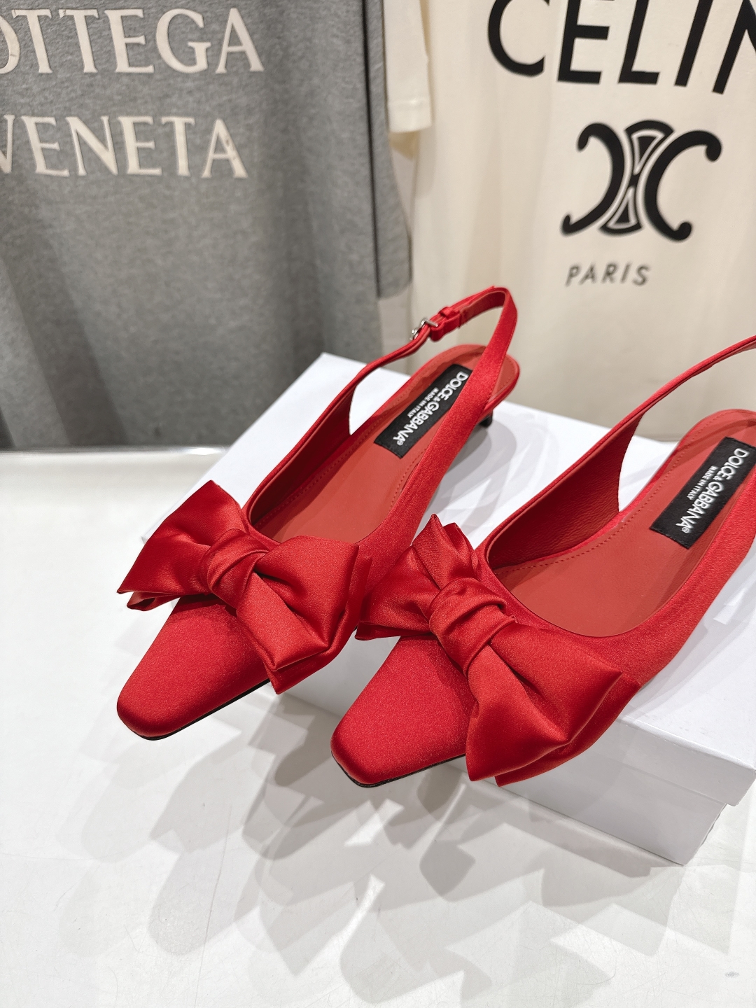 高版本出厂
 𝐃&️𝐆 2025春夏新品高跟凉鞋🆕
DOLCE & GABBANA...DG杜嘉班纳时装