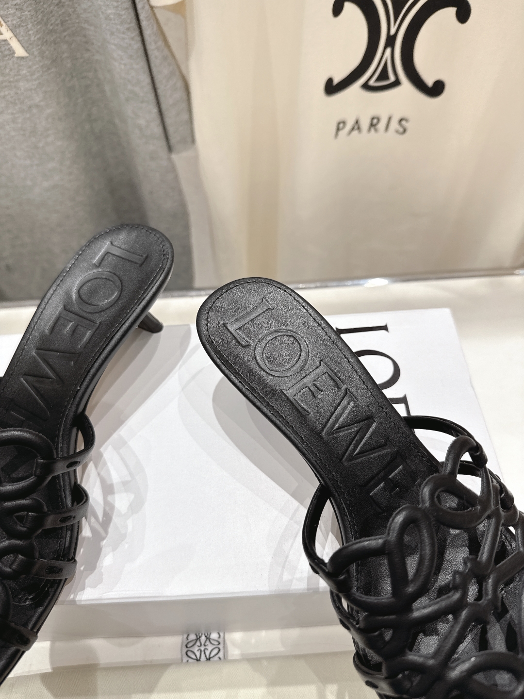 高版本出厂 高跟
  LOEWE/罗意威2025/ss新品复古风小高跟沙滩拖鞋～小红书、外网火爆款

最