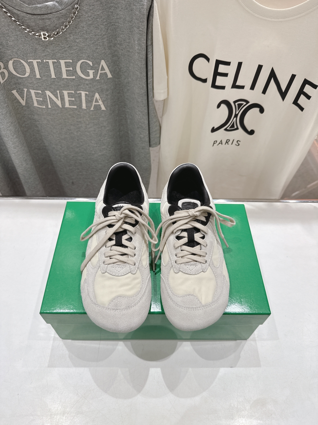 高版本出厂  男码+20
  Bottega Veneta/BV2025ss最新IVULCAN系列情侣款