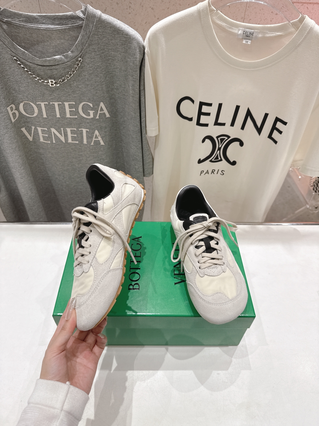 高版本出厂  男码+20
  Bottega Veneta/BV2025ss最新IVULCAN系列情侣款