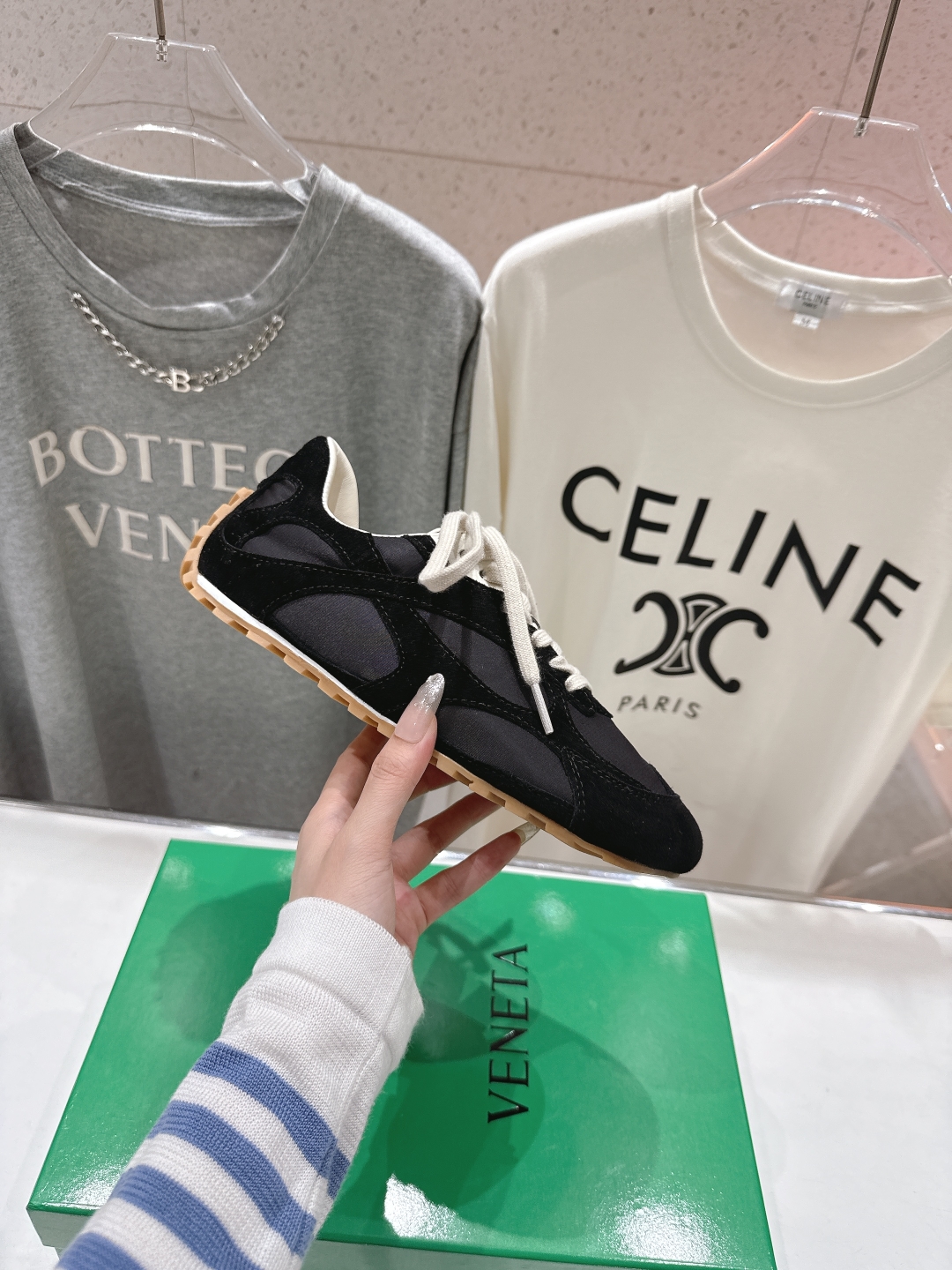 高版本出厂  男码+20
  Bottega Veneta/BV2025ss最新IVULCAN系列情侣款
