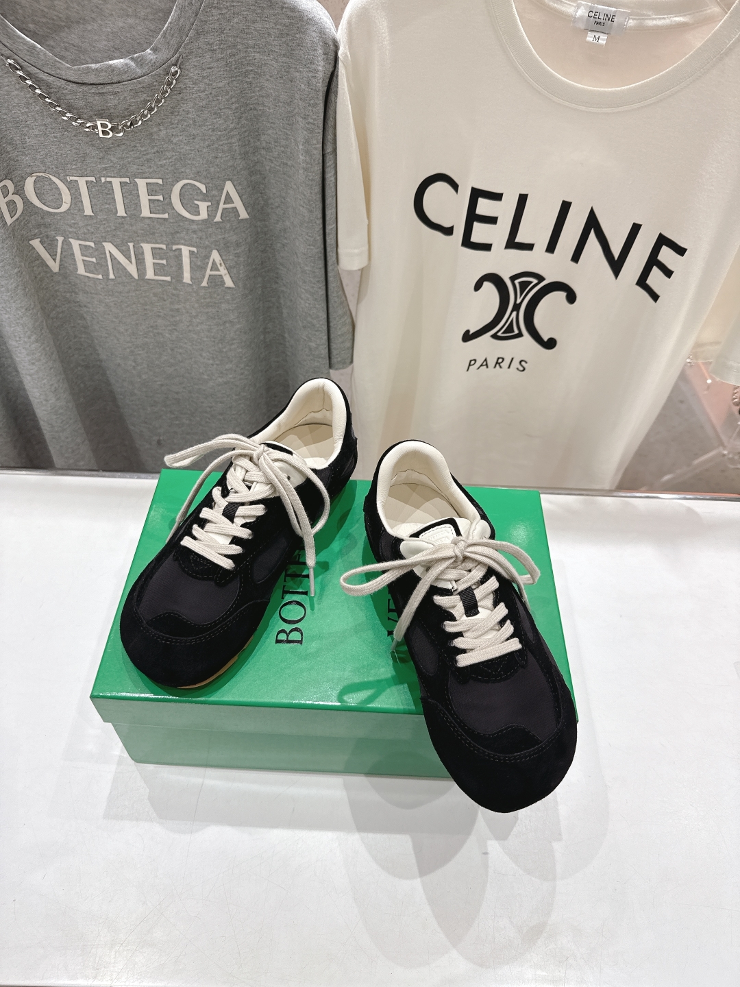 高版本出厂  男码+20
  Bottega Veneta/BV2025ss最新IVULCAN系列情侣款
