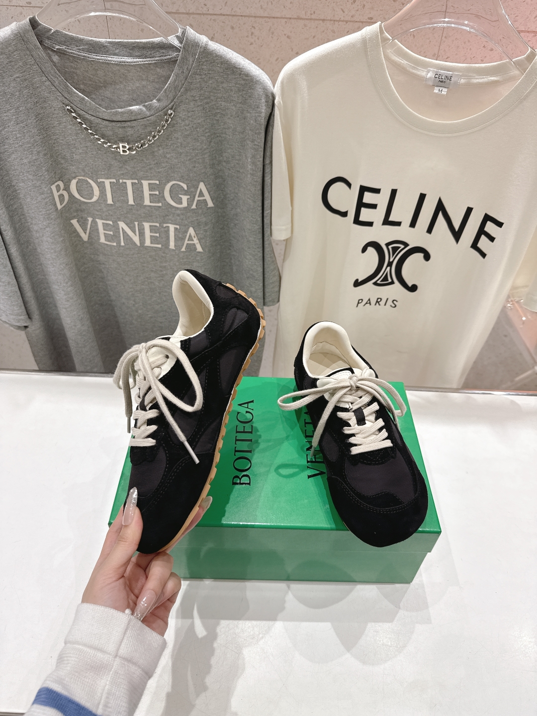 高版本出厂  男码+20
  Bottega Veneta/BV2025ss最新IVULCAN系列情侣款