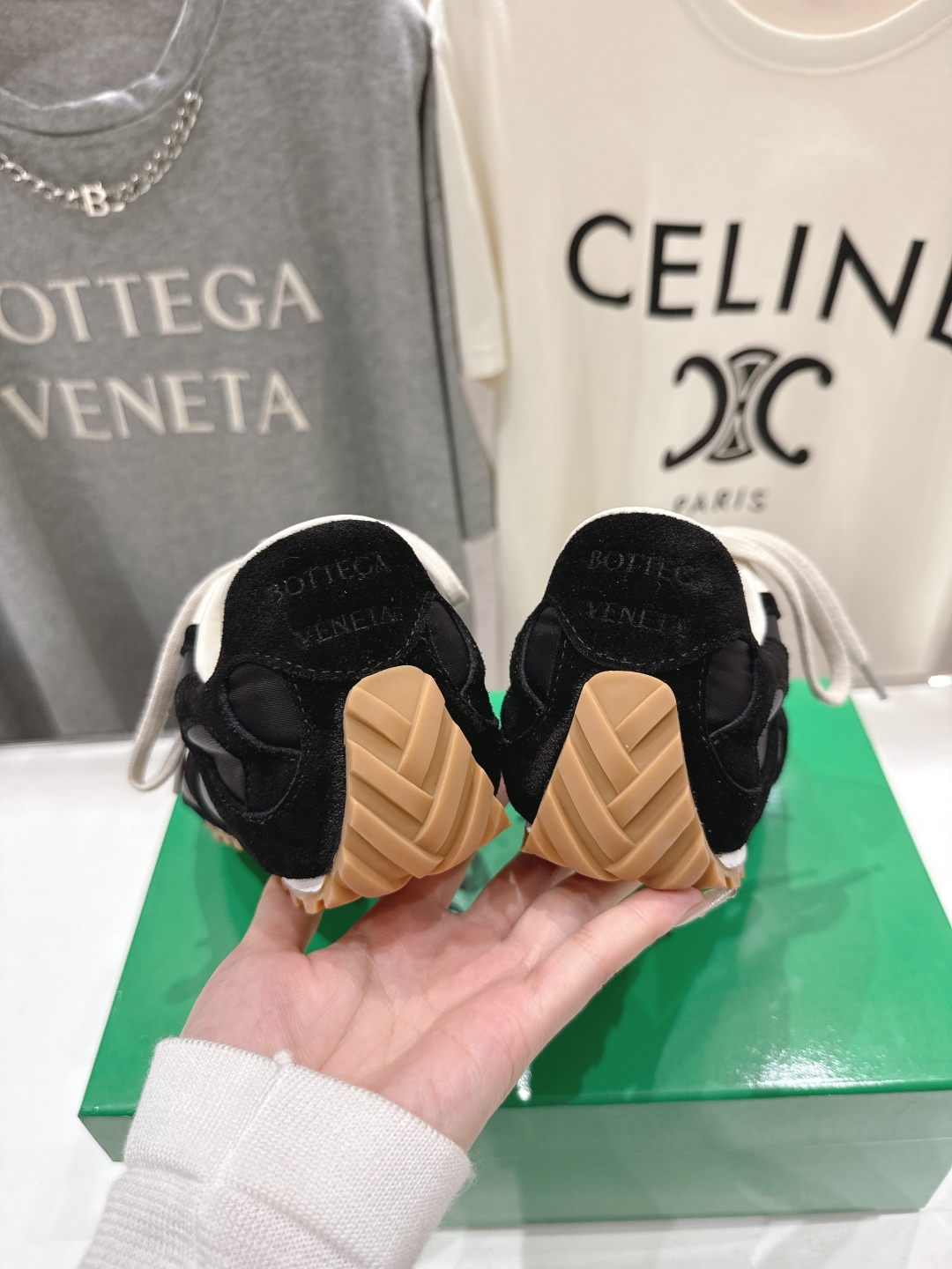 高版本出厂  男码+20
  Bottega Veneta/BV2025ss最新IVULCAN系列情侣款