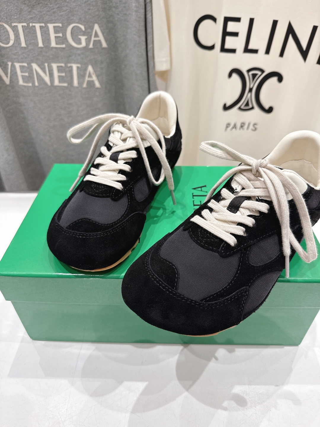 高版本出厂  男码+20
  Bottega Veneta/BV2025ss最新IVULCAN系列情侣款
