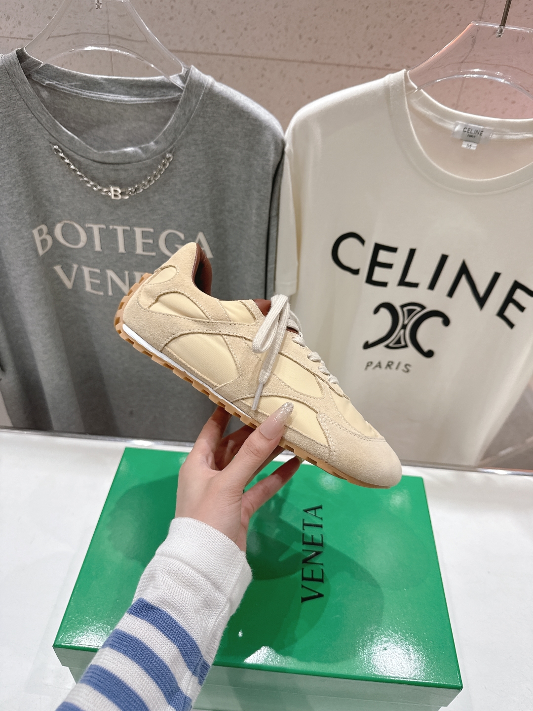 高版本出厂  男码+20
  Bottega Veneta/BV2025ss最新IVULCAN系列情侣款