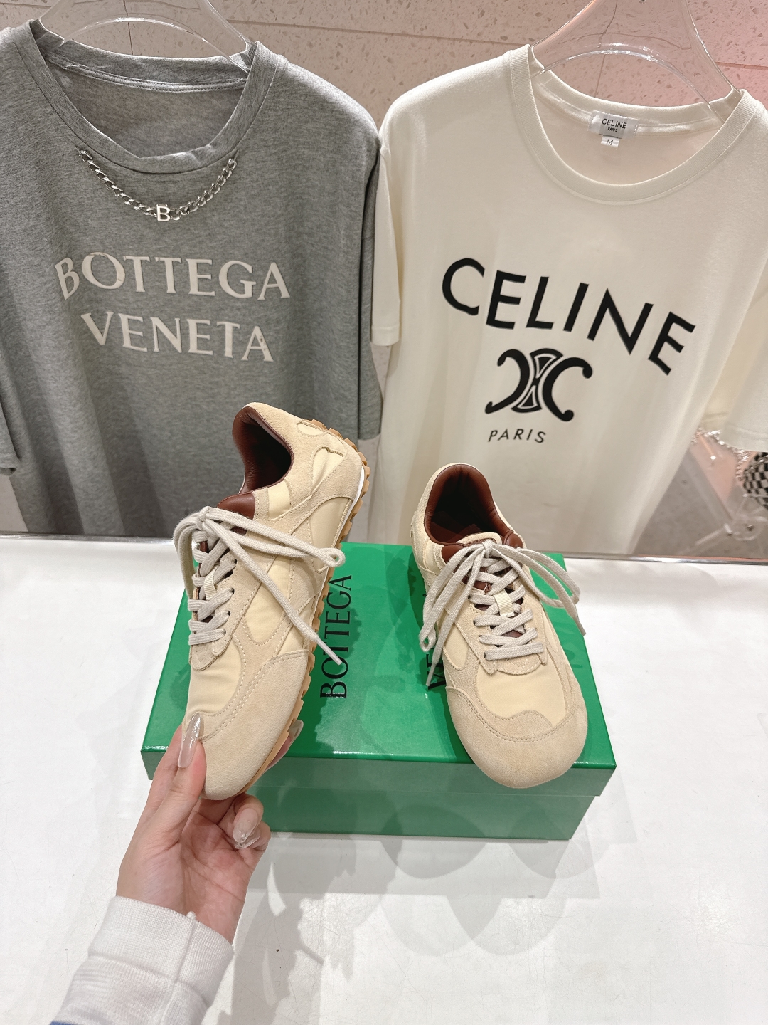 高版本出厂  男码+20
  Bottega Veneta/BV2025ss最新IVULCAN系列情侣款