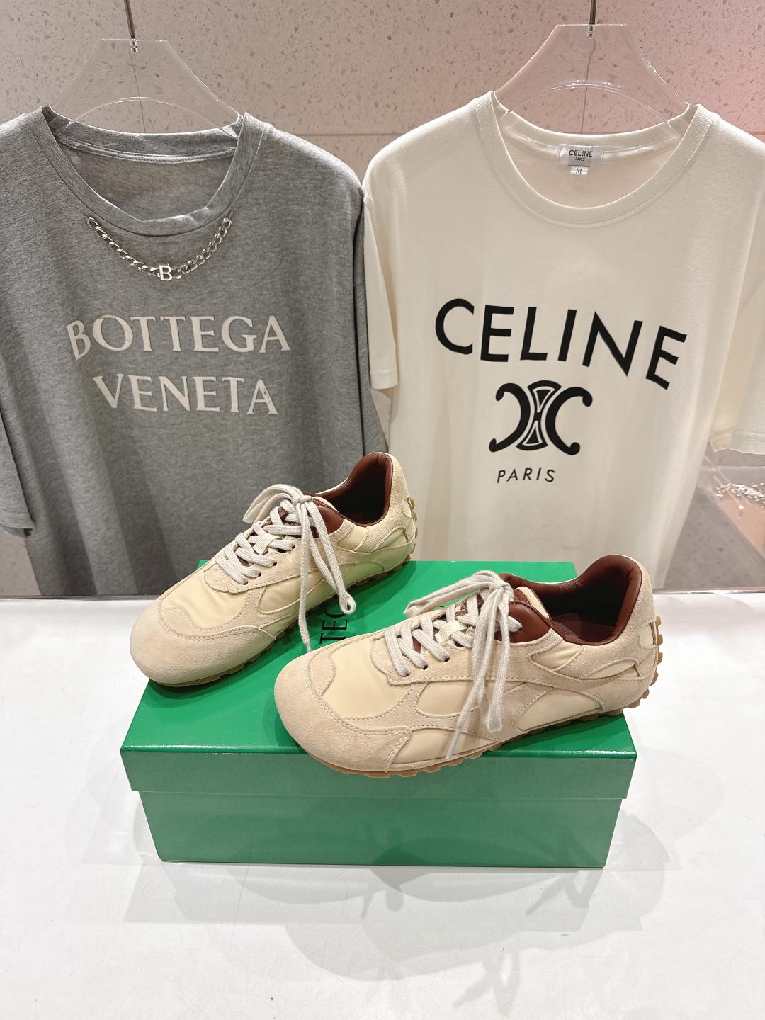 高版本出厂  男码+20
  Bottega Veneta/BV2025ss最新IVULCAN系列情侣款