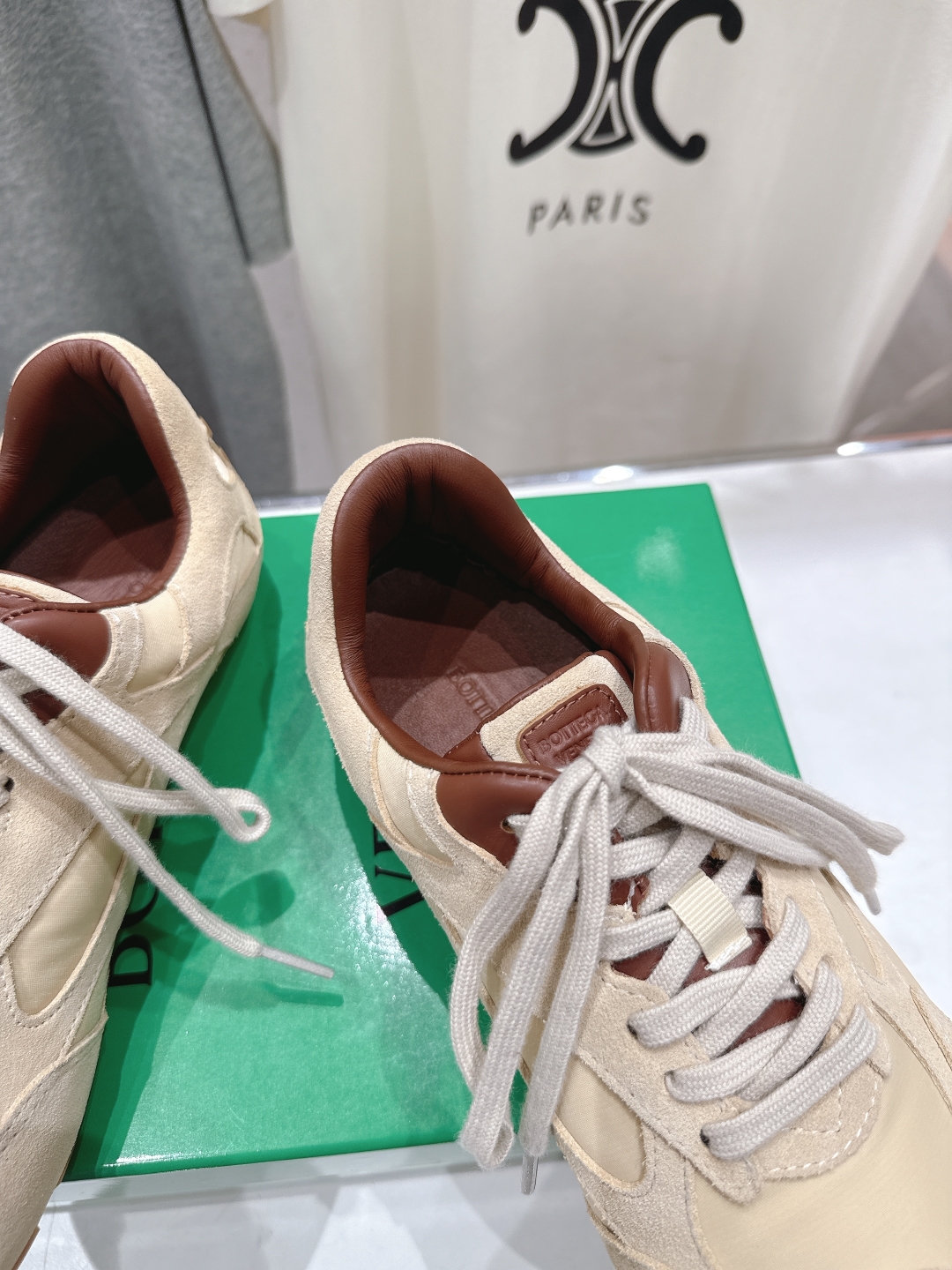 高版本出厂  男码+20
  Bottega Veneta/BV2025ss最新IVULCAN系列情侣款