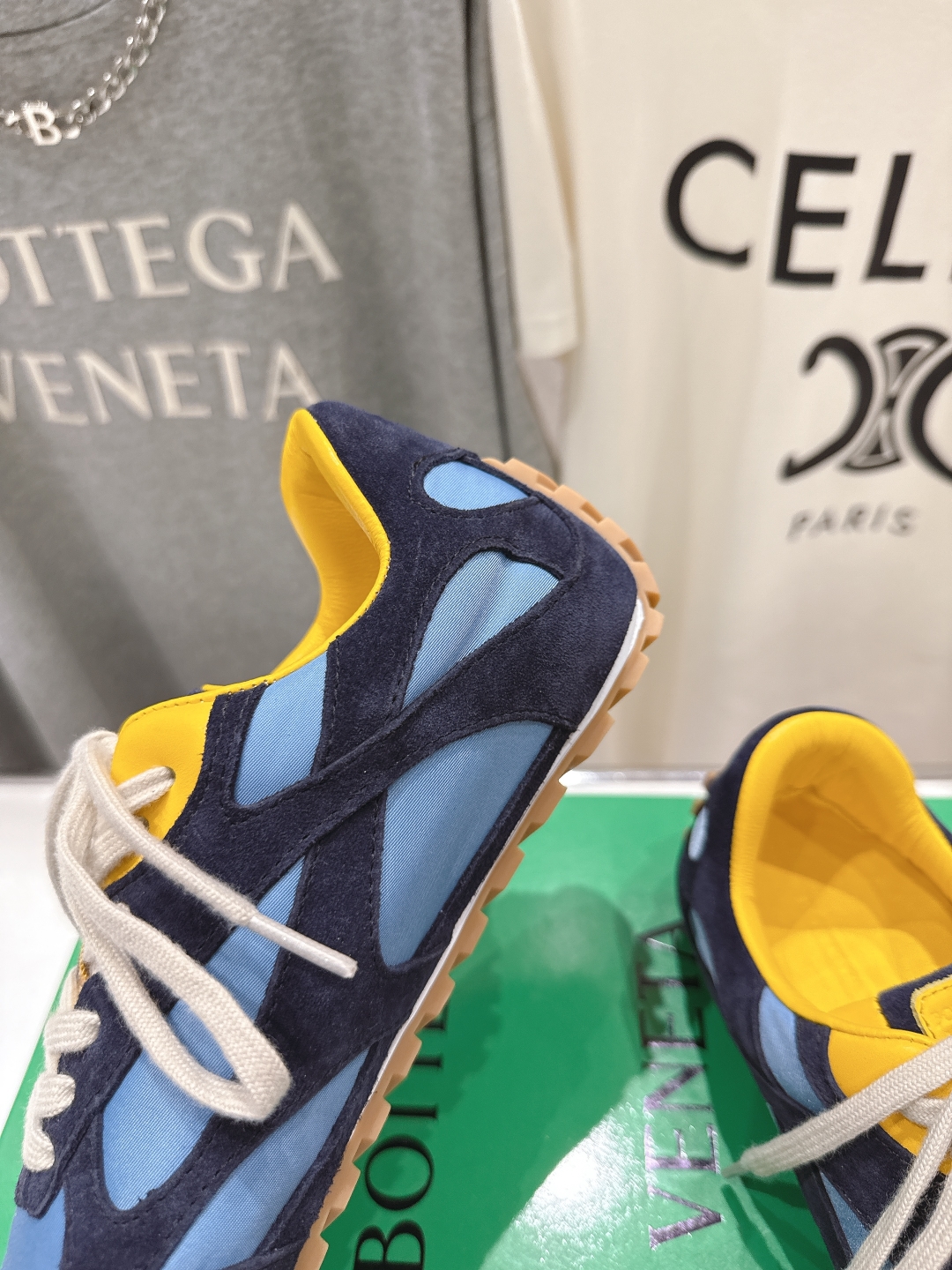 高版本出厂  男码+20
  Bottega Veneta/BV2025ss最新IVULCAN系列情侣款