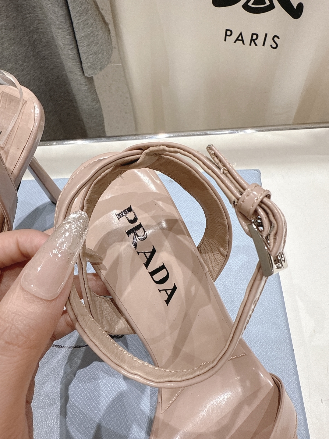 高版本出厂
 PRADA* 普拉达P家25ss春夏新品玛丽珍尖头高跟凉鞋
原版购入11开发，细节完美，上