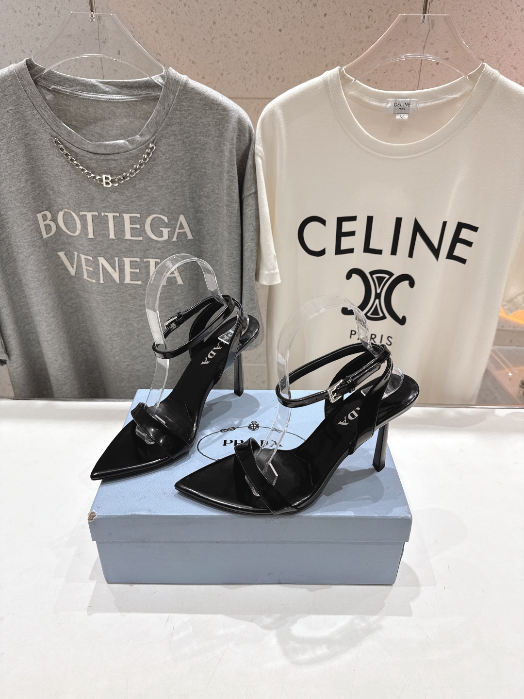 高版本出厂
 PRADA* 普拉达P家25ss春夏新品玛丽珍尖头高跟凉鞋
原版购入11开发，细节完美，上