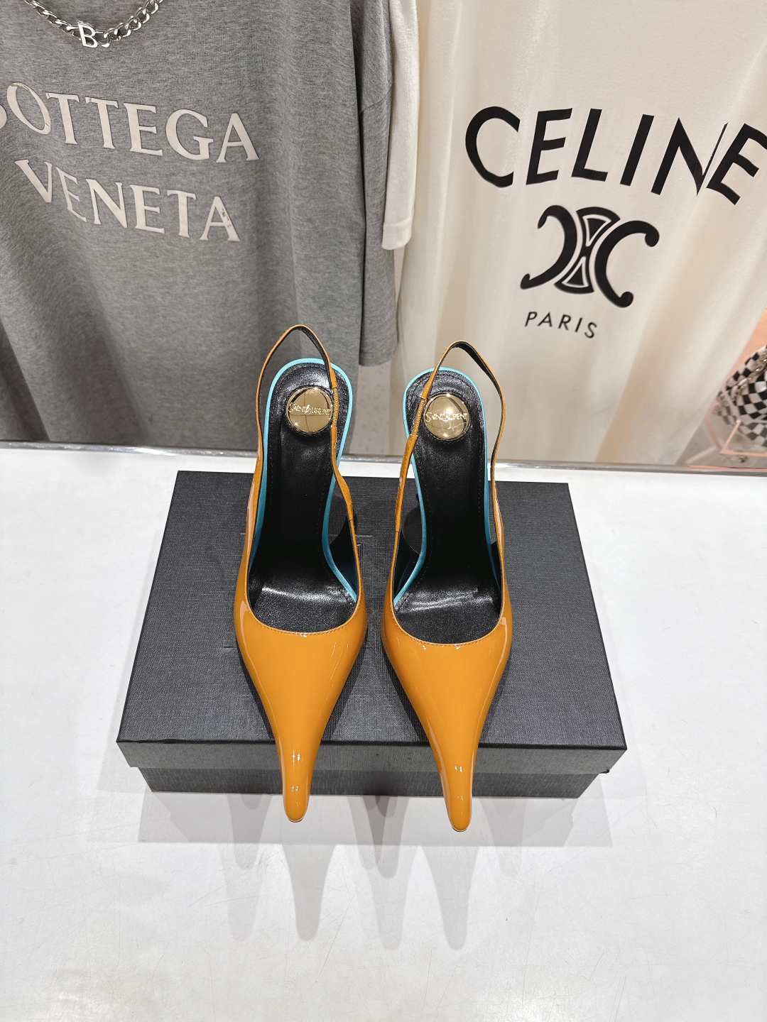 高版本出厂
「SAINT LAUREN*」圣罗兰ysl 25/春夏全新走秀高跟鞋·全新鞋型配上圣罗兰标志