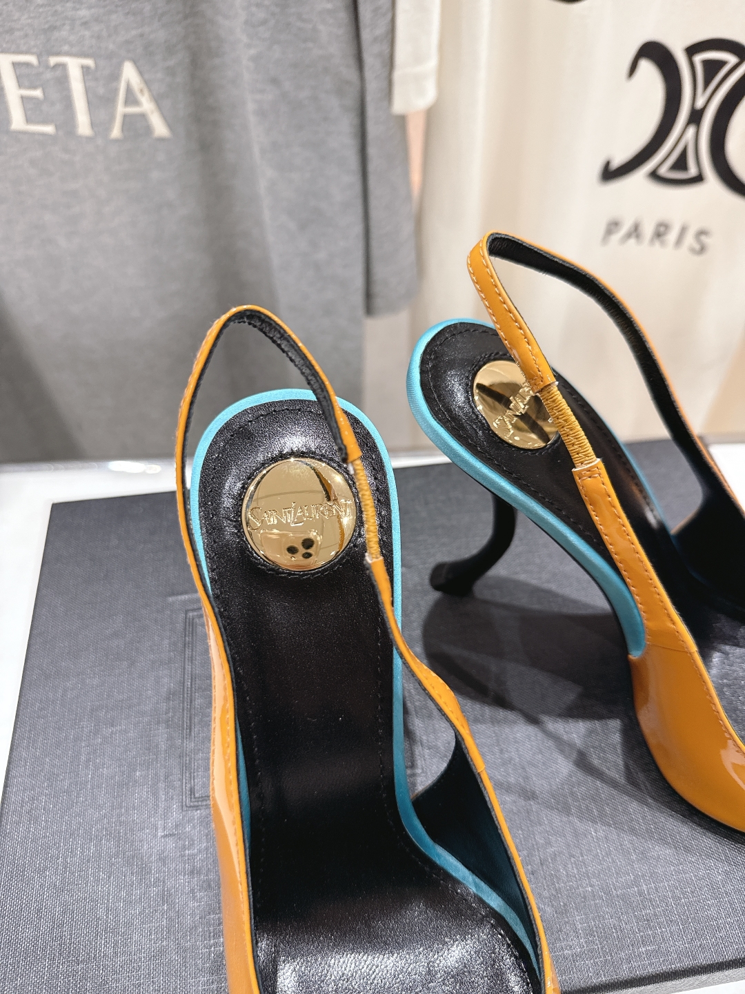 高版本出厂
「SAINT LAUREN*」圣罗兰ysl 25/春夏全新走秀高跟鞋·全新鞋型配上圣罗兰标志