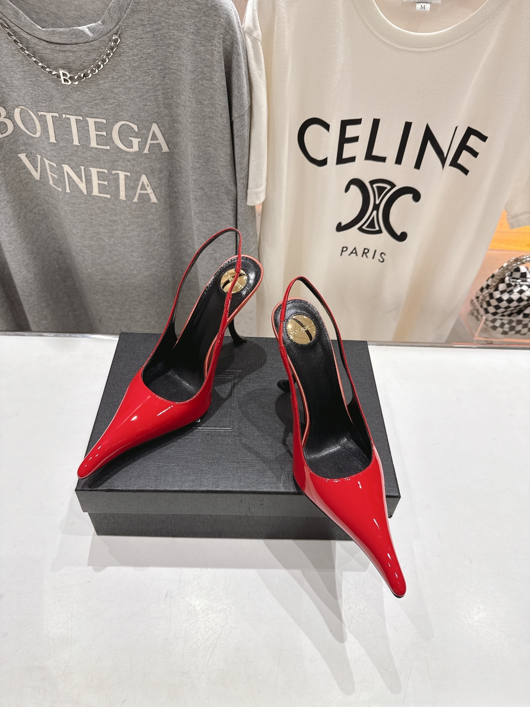 高版本出厂
「SAINT LAUREN*」圣罗兰ysl 25/春夏全新走秀高跟鞋·全新鞋型配上圣罗兰标志