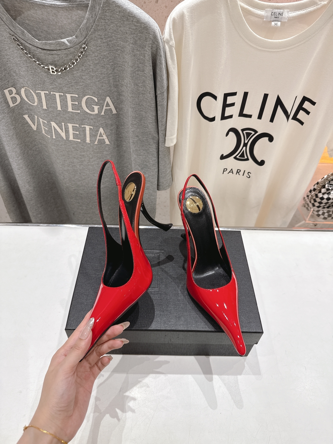 高版本出厂
「SAINT LAUREN*」圣罗兰ysl 25/春夏全新走秀高跟鞋·全新鞋型配上圣罗兰标志