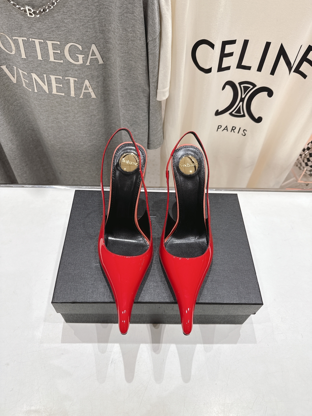 高版本出厂
「SAINT LAUREN*」圣罗兰ysl 25/春夏全新走秀高跟鞋·全新鞋型配上圣罗兰标志