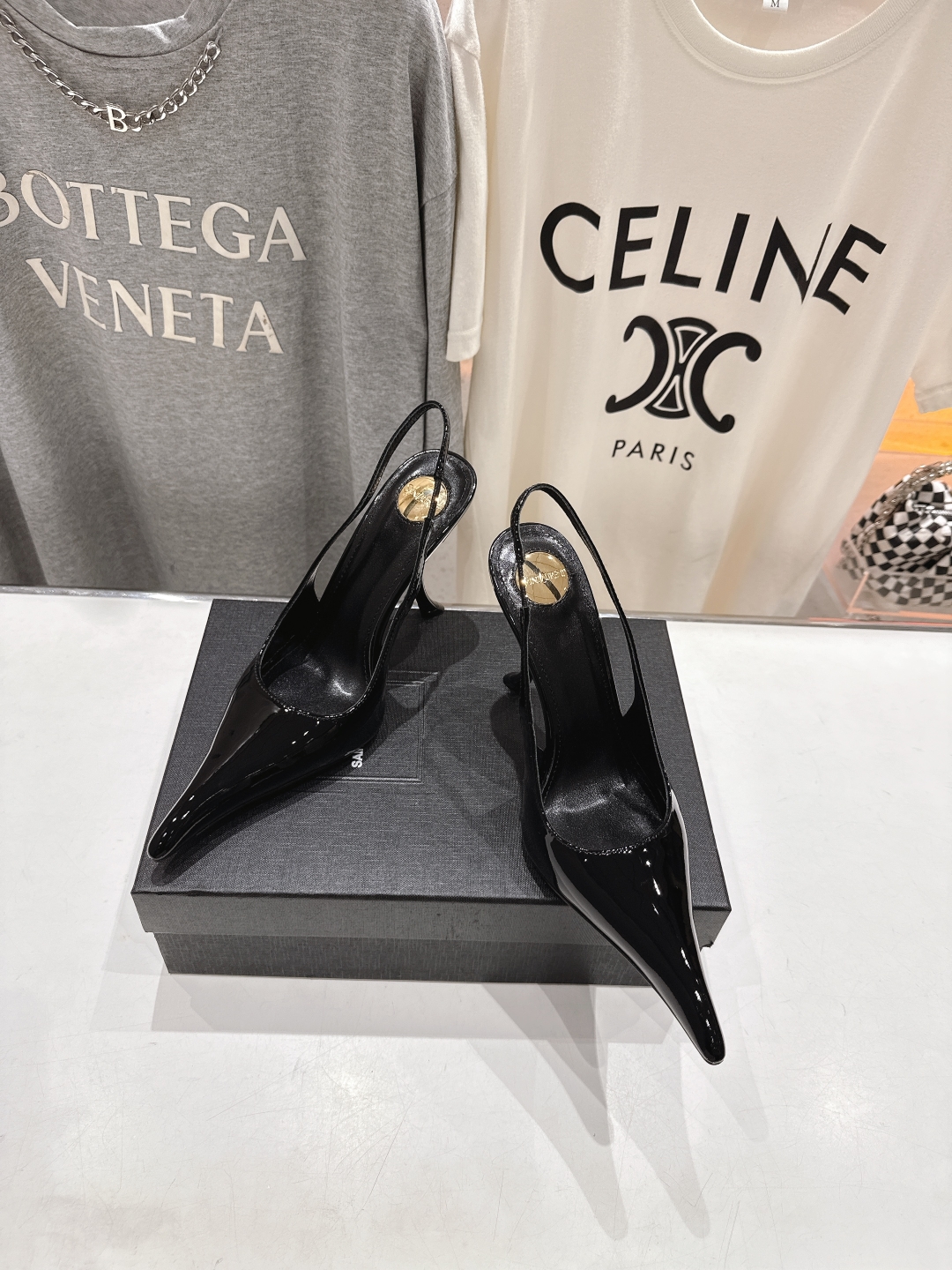 高版本出厂
「SAINT LAUREN*」圣罗兰ysl 25/春夏全新走秀高跟鞋·全新鞋型配上圣罗兰标志
