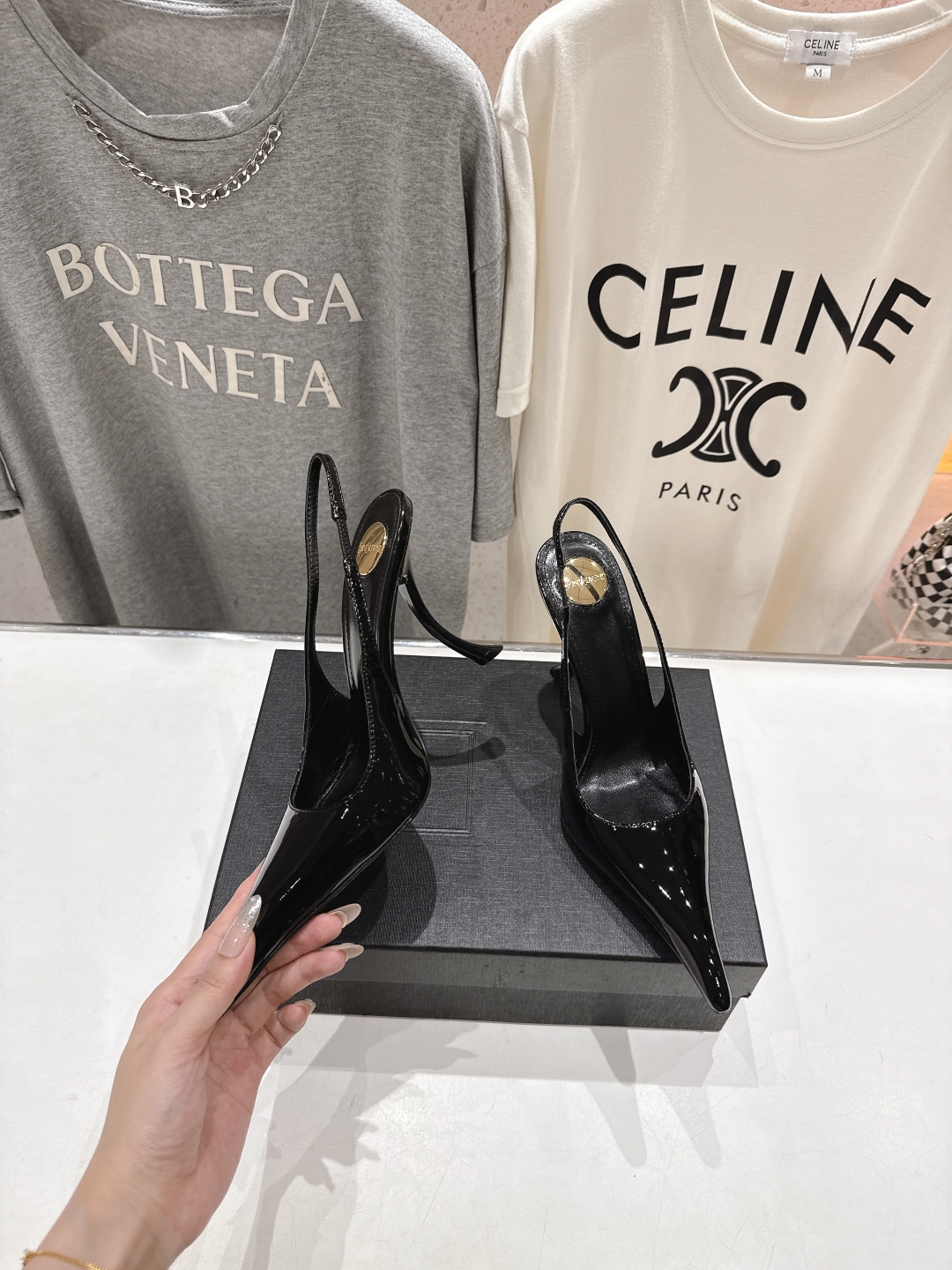 高版本出厂
「SAINT LAUREN*」圣罗兰ysl 25/春夏全新走秀高跟鞋·全新鞋型配上圣罗兰标志