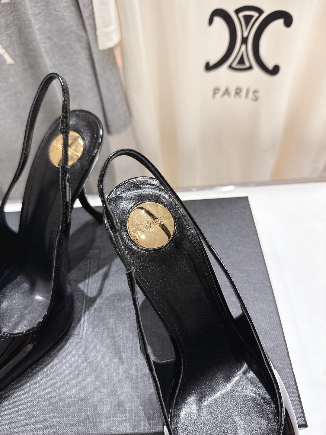 高版本出厂
「SAINT LAUREN*」圣罗兰ysl 25/春夏全新走秀高跟鞋·全新鞋型配上圣罗兰标志