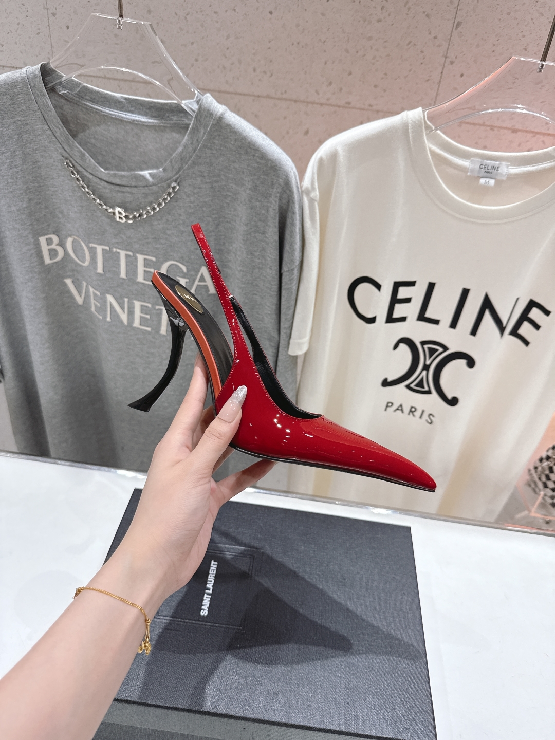 高版本出厂
「SAINT LAUREN*」圣罗兰ysl 25/春夏全新走秀高跟鞋·全新鞋型配上圣罗兰标志