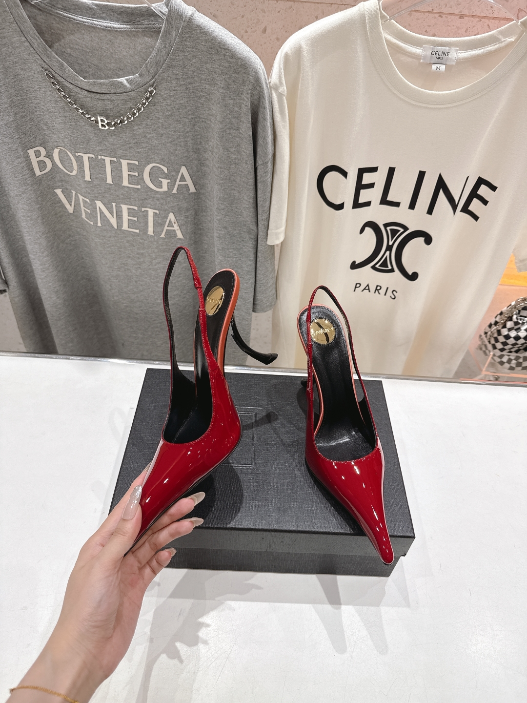 高版本出厂
「SAINT LAUREN*」圣罗兰ysl 25/春夏全新走秀高跟鞋·全新鞋型配上圣罗兰标志