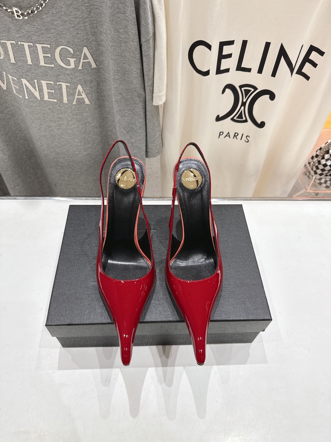 高版本出厂
「SAINT LAUREN*」圣罗兰ysl 25/春夏全新走秀高跟鞋·全新鞋型配上圣罗兰标志